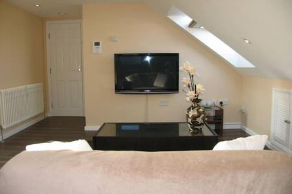 Modern Cosy Private Studio, Wifi, Ip-Tv, Must See Romford Zewnętrze zdjęcie