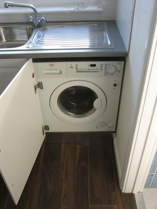 Modern Cosy Private Studio, Wifi, Ip-Tv, Must See Romford Zewnętrze zdjęcie