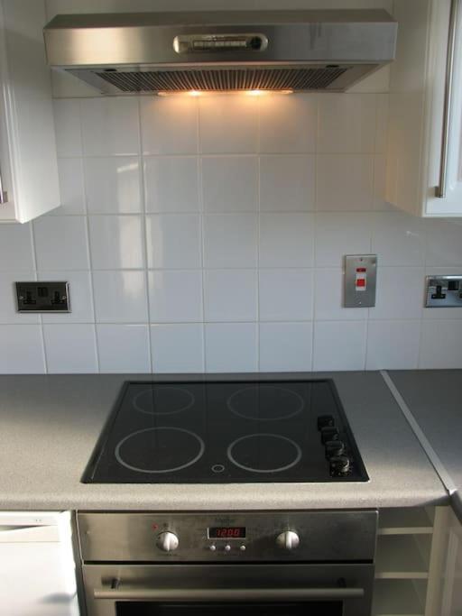 Modern Cosy Private Studio, Wifi, Ip-Tv, Must See Romford Zewnętrze zdjęcie