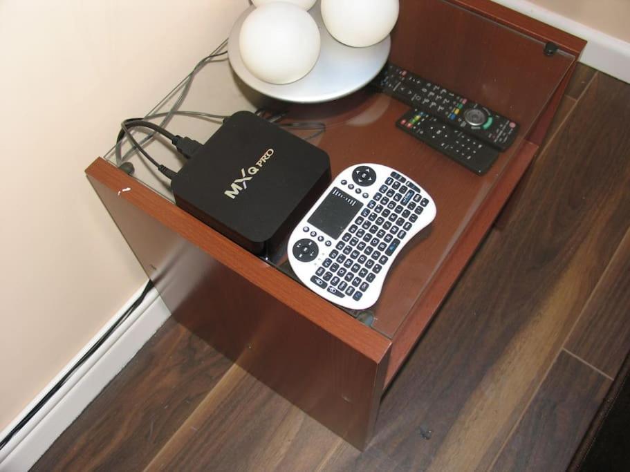 Modern Cosy Private Studio, Wifi, Ip-Tv, Must See Romford Zewnętrze zdjęcie
